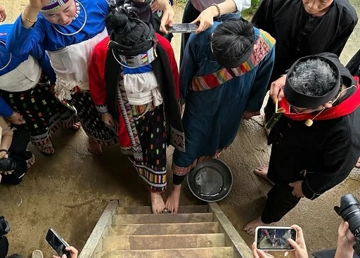 Khám phá những nghi lễ độc bản của các dân tộc Việt Nam Khám phá những nghi lễ độc bản của các dân tộc Việt Nam
