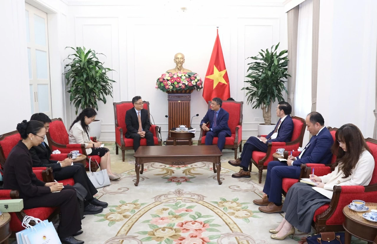 Toàn cảnh buổi làm việc. (Ảnh: Thành Long)