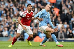 Nếu Arsenal và Man City bằng điểm, chức vô địch Ngoại hạng Anh sẽ thuộc về đội nào?