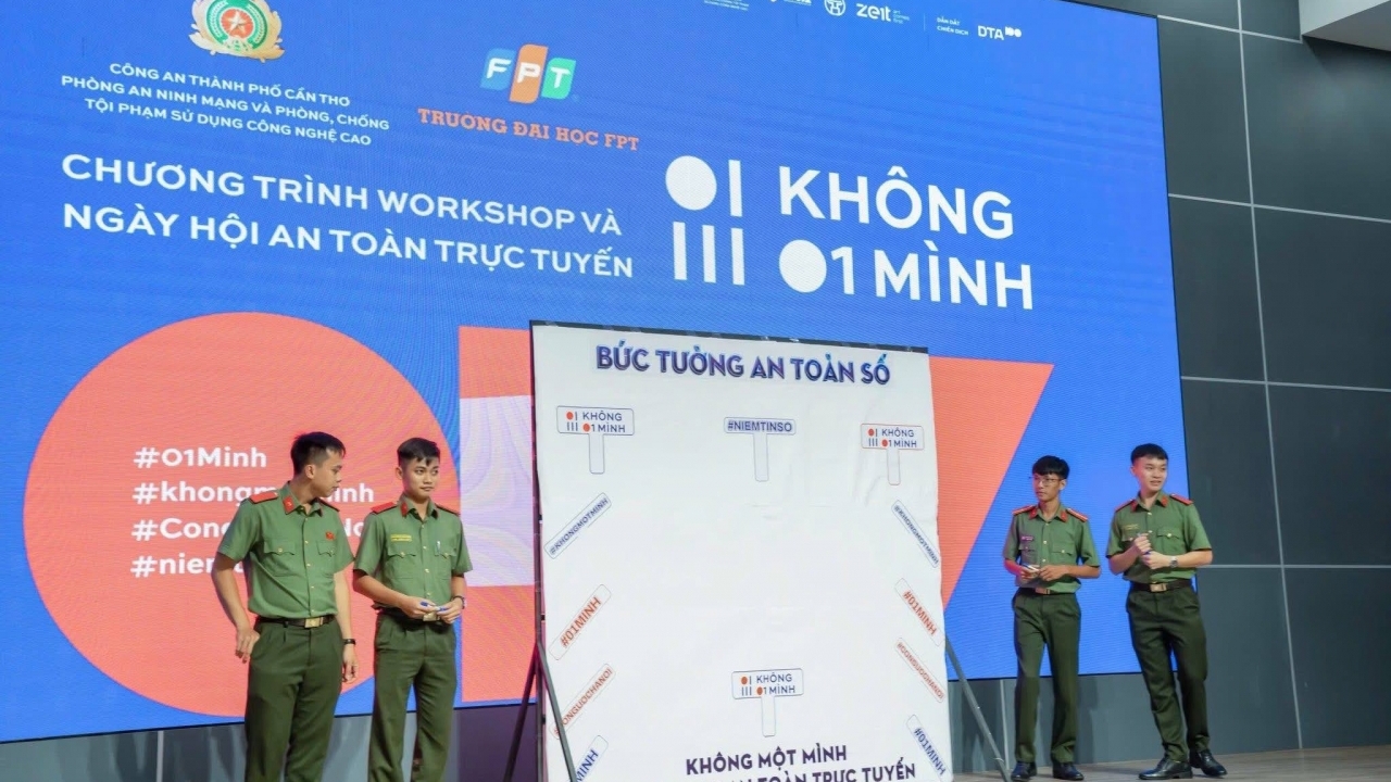 Không một mình – Cùng nhau an toàn trực tuyến