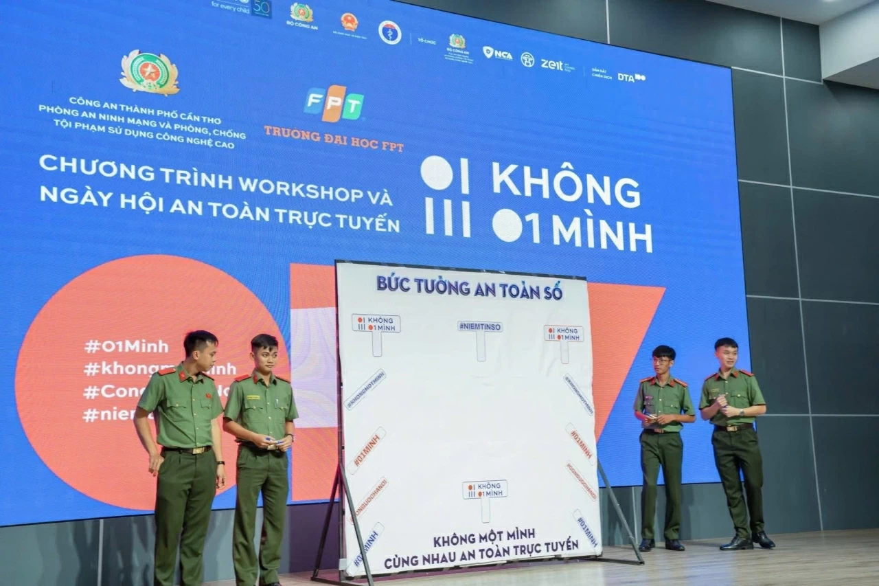 Không một mình – Cùng nhau an toàn trực tuyến