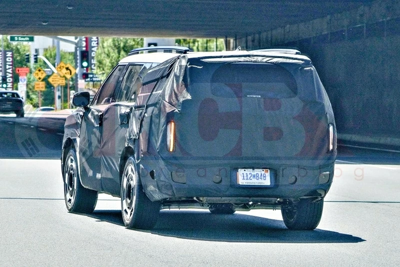 D&ugrave; thời điểm ra mắt ch&iacute;nh thức chưa được c&ocirc;ng bố, nhiều nguồn tin cho rằng Hyundai Santa Fe EREV c&oacute; thể tr&igrave;nh l&agrave;ng v&agrave;o cuối năm 2026 hoặc đầu 2027.