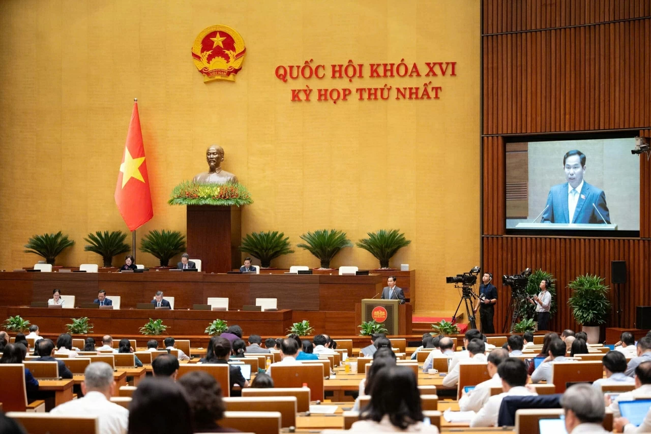 Quốc hội biểu quyết thông qua việc bổ sung chương trình Kỳ họp thứ Nhất Quốc hội biểu quyết thông qua việc bổ sung chương trình Kỳ họp thứ Nhất