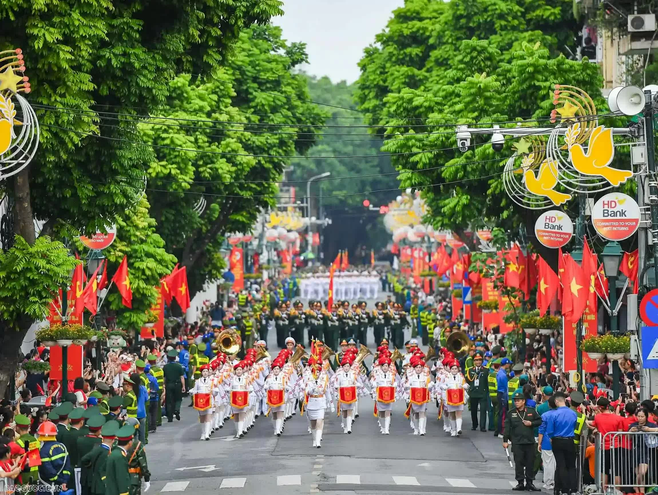 17. Số gộp 17+18: Khép lại chiến tranh, mở ra lòng tin quốc tế