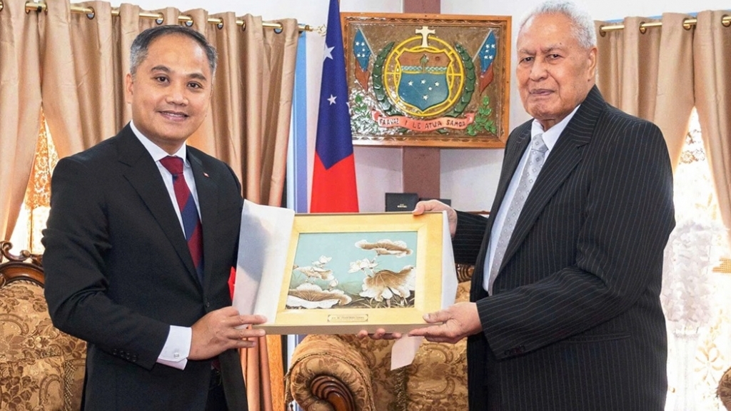Đại sứ Phan Minh Giang trình Thư ủy nhiệm lên Người đứng đầu Nhà nước độc lập Samoa
