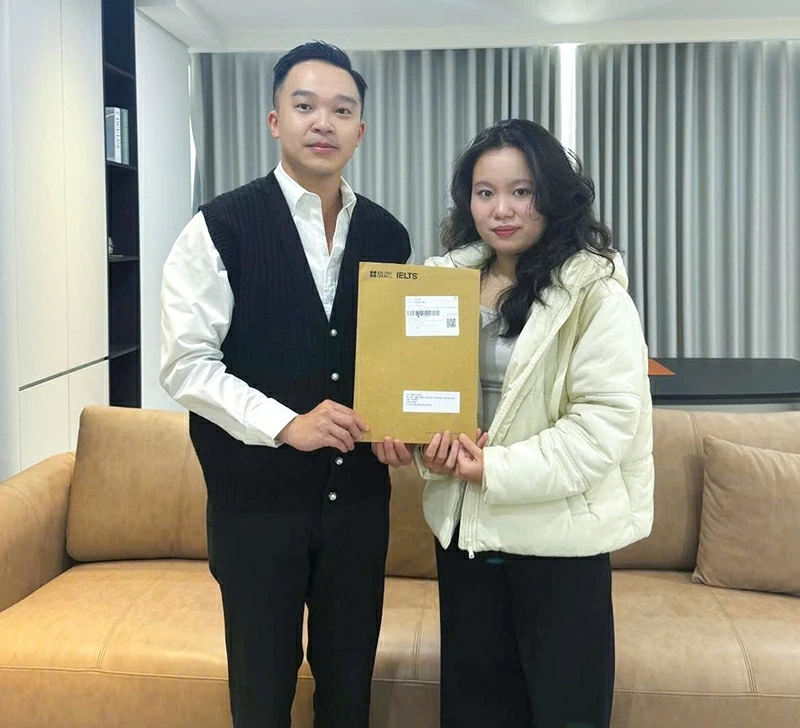 Lớp học tiếng Anh của Dũng English được thiết kế theo mô hình tích hợp 4 kỹ năng nghe - nói - đọc - viết. Lớp học tiếng Anh của Dũng English được thiết kế theo mô hình tích hợp 4 kỹ năng nghe - nói - đọc - viết.