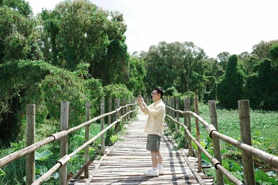 Cầu tre vạn bước, biểu tượng chấm phá tinh tế. (Ảnh: Sơn Đoàn)