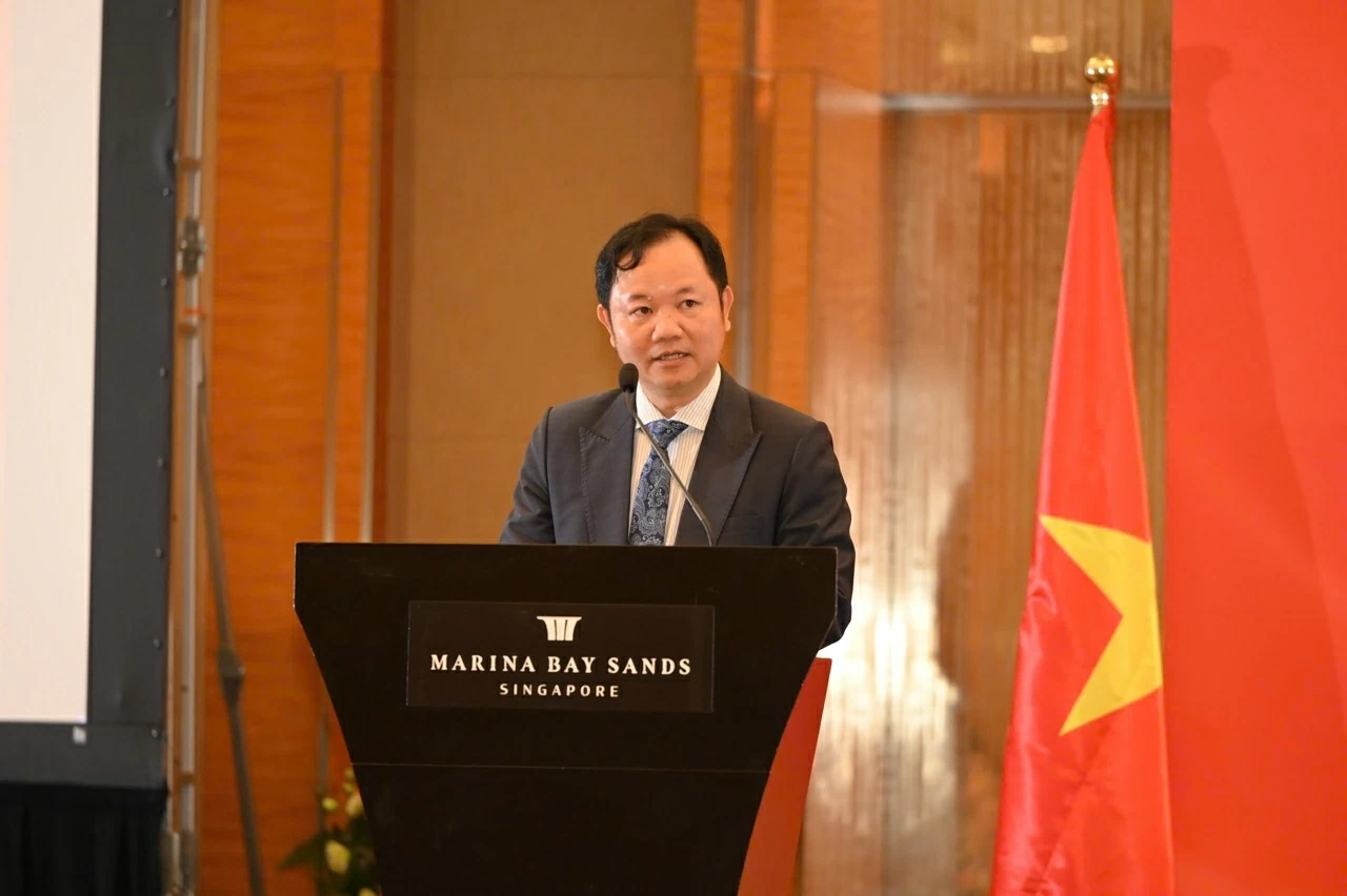 Ông Cao Xuân Thắng - Tham tán Thương mại Việt Nam tại Singapore. Ông Cao Xuân Thắng - Tham tán Thương mại Việt Nam tại Singapore.