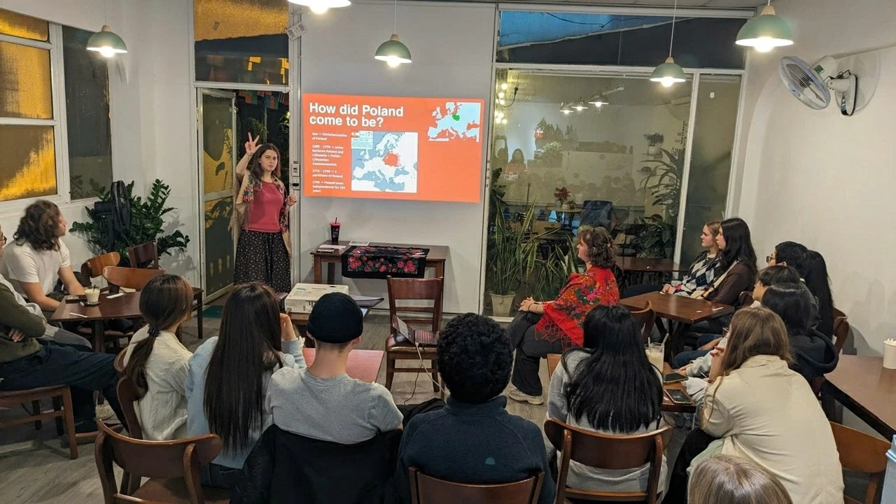 Những tương tác trực tiếp giúp người tham gia nâng cao sự tự tin và khả năng thích nghi trong môi trường quốc tế