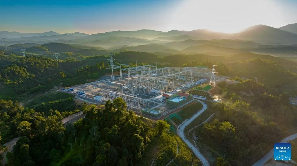 Trung Quốc, Lào vận hành đường dây điện 500kV xuyên biên giới đầu tiên Trung Quốc, Lào vận hành đường dây điện 500kV xuyên biên giới đầu tiên