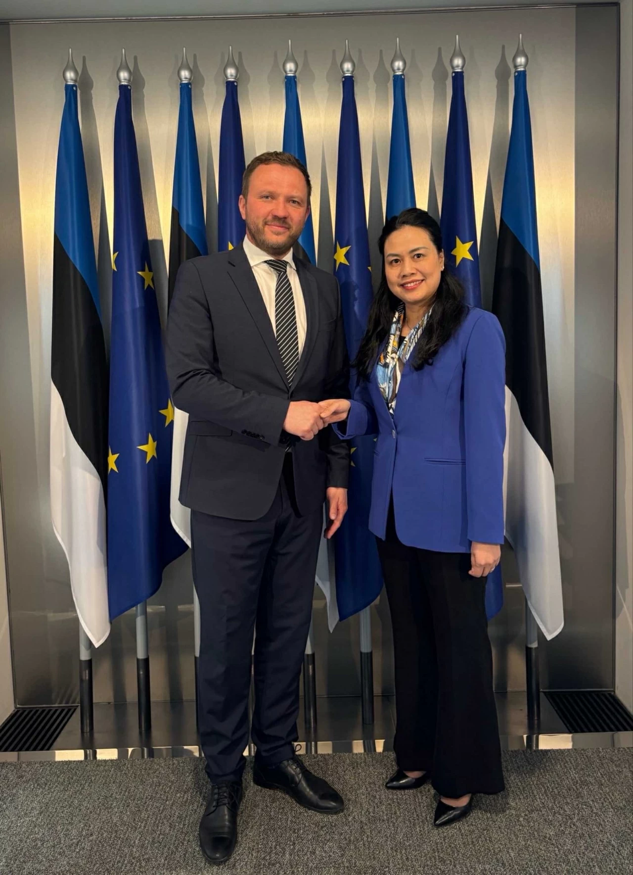 ĐS VIỆT NAM TẠI PHẦN LAN KIÊM NHIỆM ESTONIA TRẢ LỜI PV