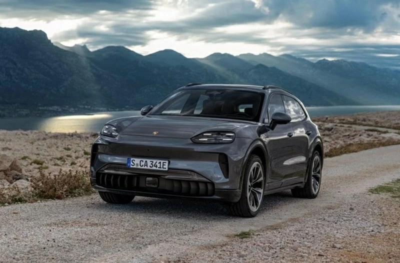 Xe đạt công suất tối đa lên tới 850 kW (tương đương 1.156 mã lực), cho khả năng tăng tốc 0–100 km/h chỉ trong 2,5 giây trước khi chạm ngưỡng vận tốc tối đa 260 km/h. Xe đạt công suất tối đa lên tới 850 kW (tương đương 1.156 mã lực), cho khả năng tăng tốc 0–100 km/h chỉ trong 2,5 giây trước khi chạm ngưỡng vận tốc tối đa 260 km/h.