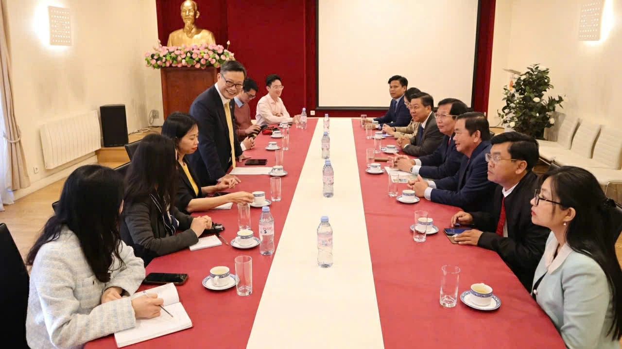 Đại sứ Việt Nam tại Pháp Trịnh Đức Hải tiếp lãnh đạo tỉnh An Giang