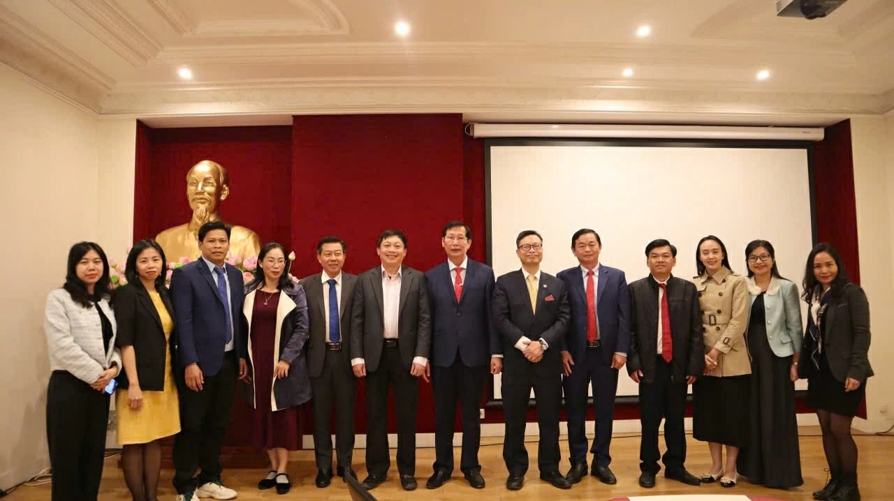 Đại sứ Việt Nam tại Pháp Trịnh Đức Hải tiếp lãnh đạo tỉnh An Giang