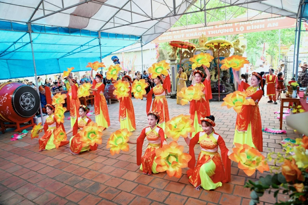 7 - 17+18 Báo in: Kể câu chuyện Việt Nam bằng sức mạnh văn hóa