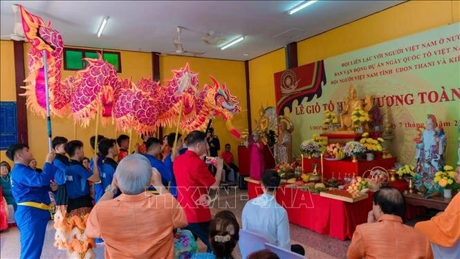 Kiều bào Udon Thani trang nghiêm tổ chức Giỗ Tổ Hùng Vương, hướng về cội nguồn dân tộc
