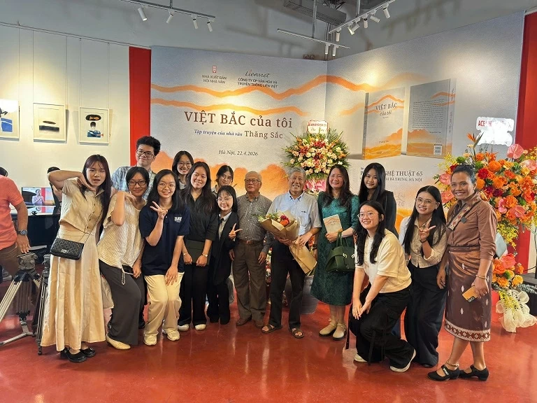 ‘Việt Bắc của tôi’: Ký ức về mảnh đất ân tình của nhà văn Thăng Sắc ‘Việt Bắc của tôi’: Ký ức về mảnh đất ân tình của nhà văn Thăng Sắc
