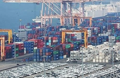 Hàn Quốc ghi nhận tăng trưởng GDP nhanh nhất trong quý I nhờ xuất khẩu bán dẫn. (Nguồn: Yonhap) Hàn Quốc ghi nhận tăng trưởng GDP nhanh nhất trong quý I nhờ xuất khẩu bán dẫn. (Nguồn: Yonhap)