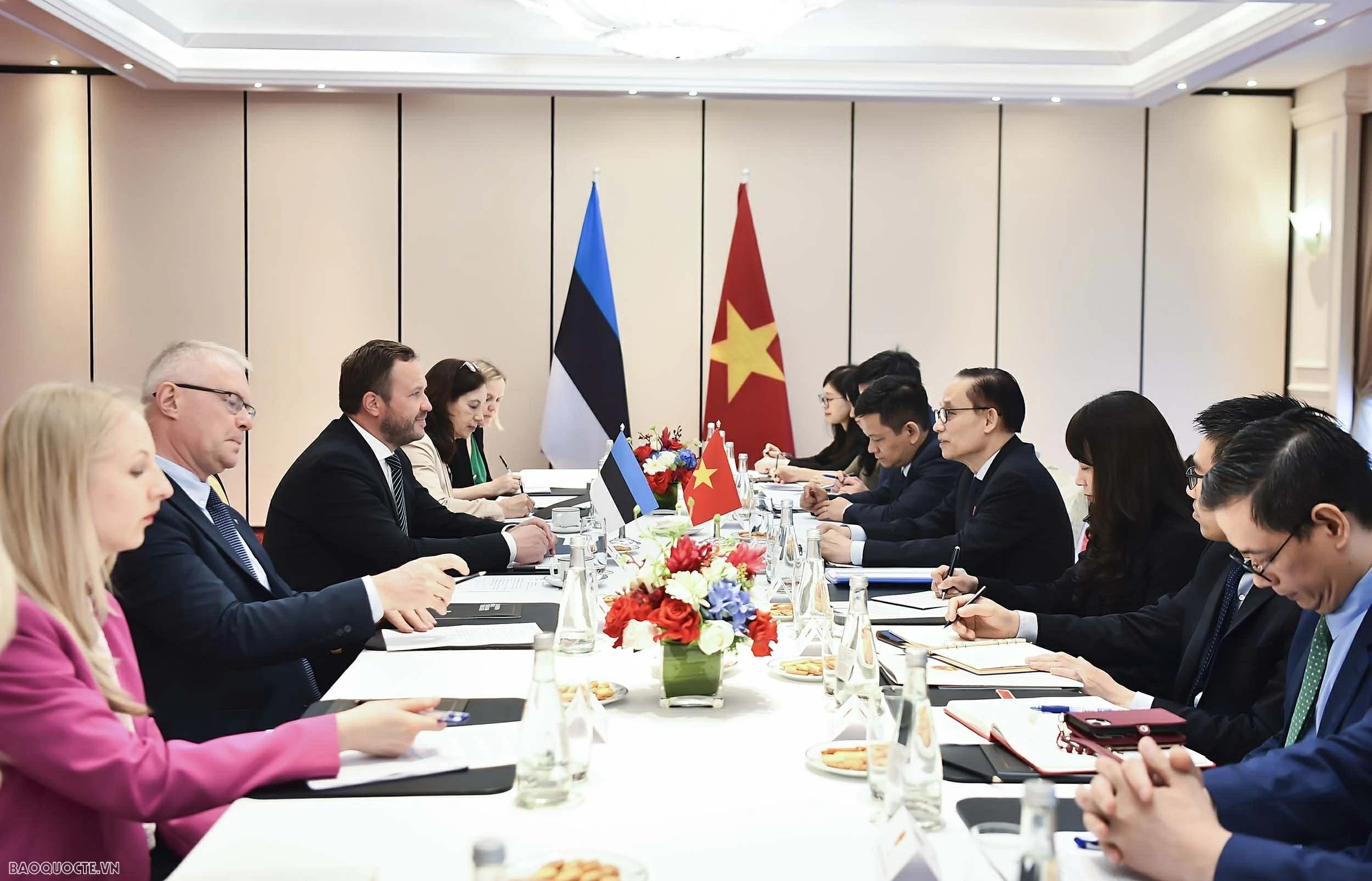 Bộ trưởng Ngoại giao Lê Hoài Trung hội đàm với Bộ trưởng Ngoại giao Estonia