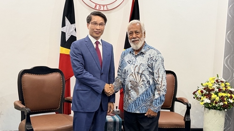 Đại biện Phạm Bình Đàm chào xã giao Thủ tướng Timor-Leste Xanana Gusmão