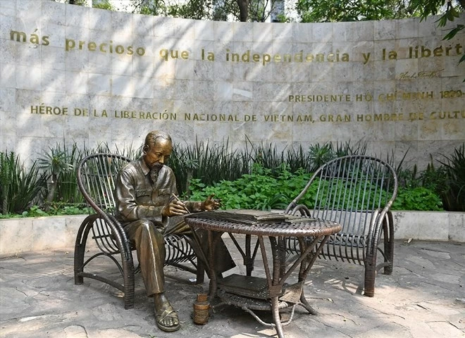 Thông tin về việc di dời tượng Chủ tịch Hồ Chí Minh ở Mexico Thông tin về việc di dời tượng Chủ tịch Hồ Chí Minh ở Mexico