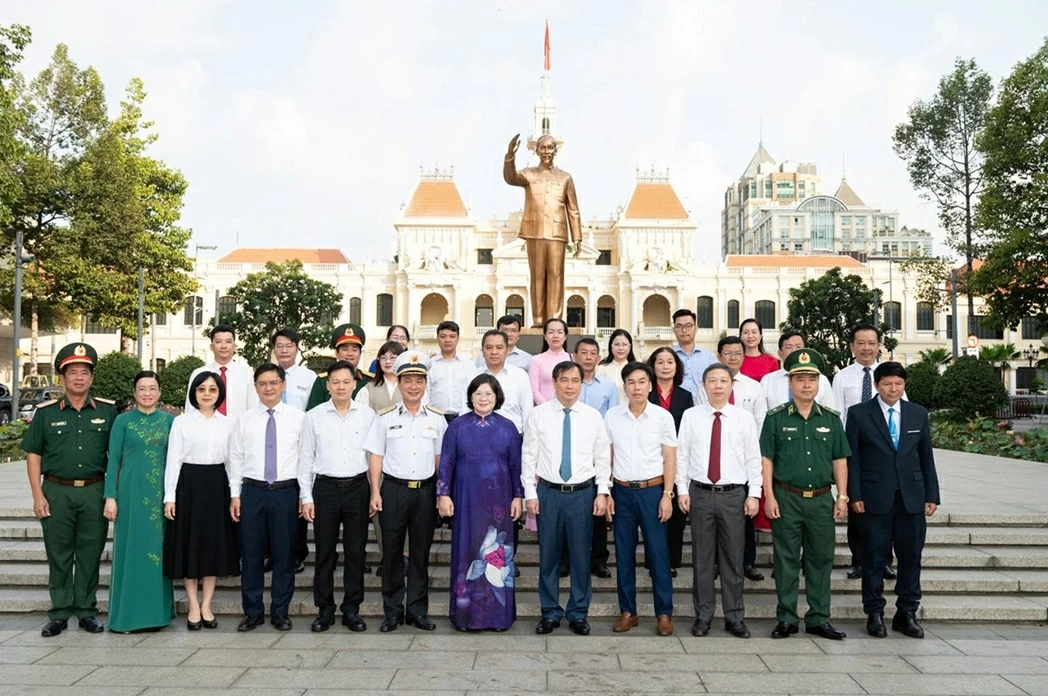 Khai mạc triển lãm ảnh Việt Nam - Một dải non sông: Lan tỏa thông điệp hòa bình, phát triển và hội nhập Khai mạc triển lãm ảnh Việt Nam - Một dải non sông: Lan tỏa thông điệp hòa bình, phát triển và hội nhập