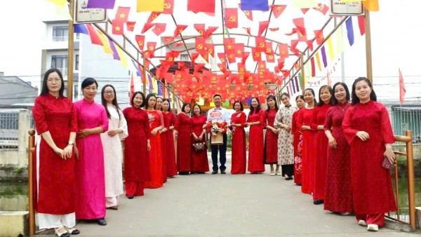 Cổng trường an toàn giao thông tại Trường THCS Đồng Minh: Pháo đài văn hóa bảo vệ thế hệ mầm non của Đảng trong kỷ nguyên mới