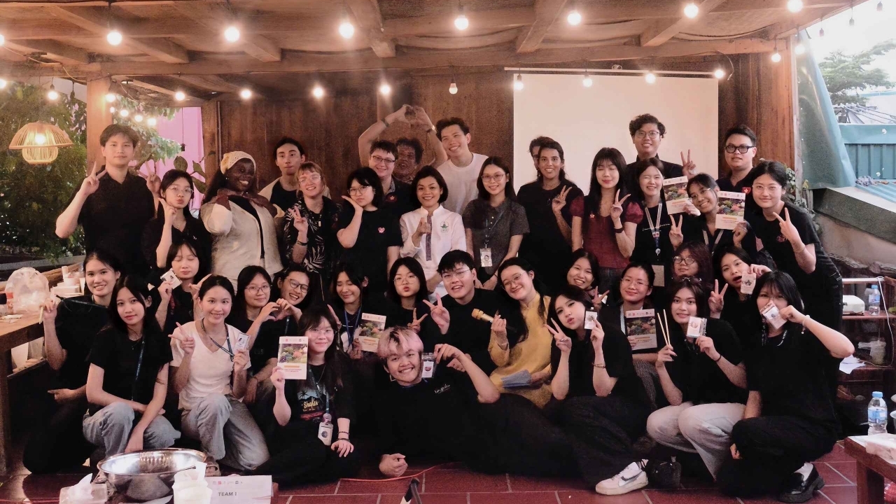 Beyond the basket: Trải nghiệm văn hóa chợ Việt dành cho người nước ngoài