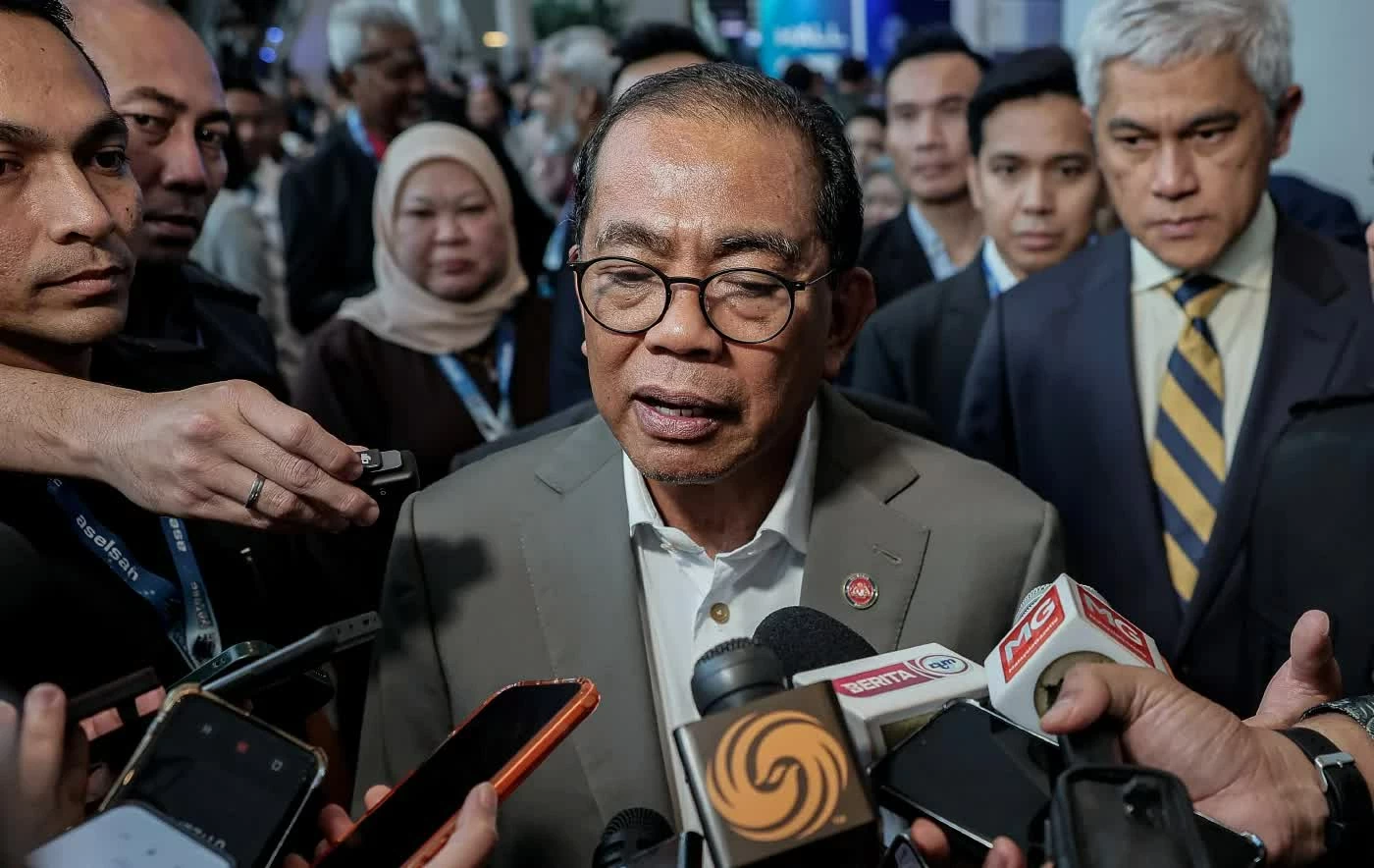 Malaysia đưa ra quan điểm về kiểm soát eo biển Malacca, cảnh báo mặt trận mới trong chiến tranh hiện đại Malaysia đưa ra quan điểm về kiểm soát eo biển Malacca, cảnh báo mặt trận mới trong chiến tranh hiện đại