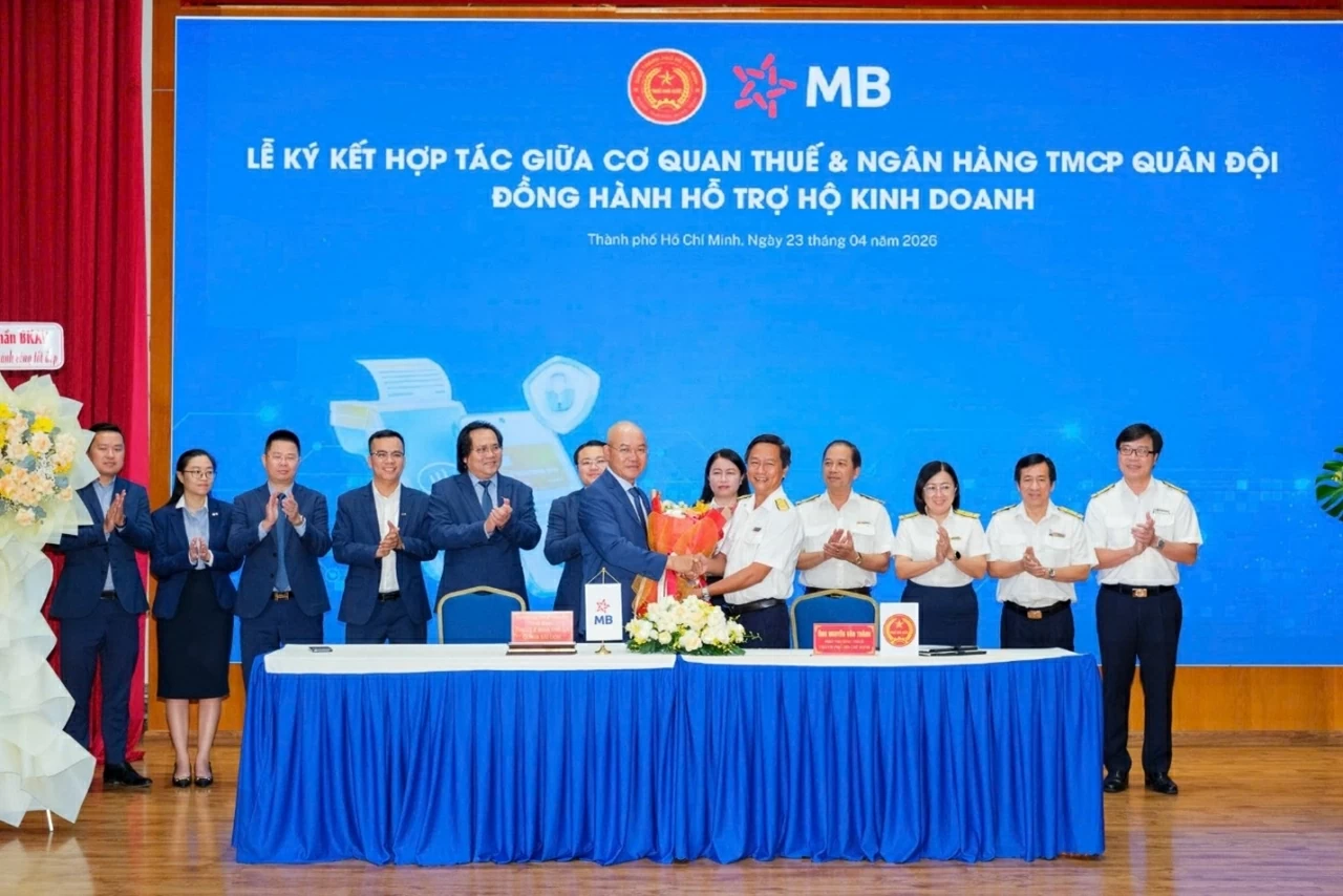 Lễ ký kết giữa MB và Thuế TP. HCM đánh dấu bước tiến quan trọng trong việc hỗ trợ hộ kinh doanh chủ động quản lý dòng tiền và tối ưu hóa việc thực hiện nghĩa vụ thuế. Lễ ký kết giữa MB và Thuế TP. HCM đánh dấu bước tiến quan trọng trong việc hỗ trợ hộ kinh doanh chủ động quản lý dòng tiền và tối ưu hóa việc thực hiện nghĩa vụ thuế.