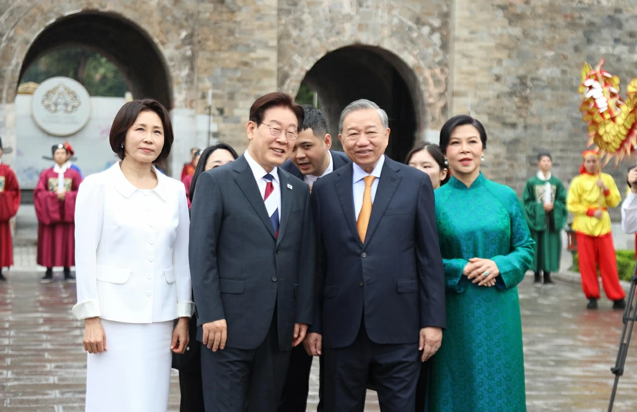Chương trình hữu nghị đặc biệt chào mừng chuyến thăm Việt Nam của Tổng thống Hàn Quốc và Phu nhân
