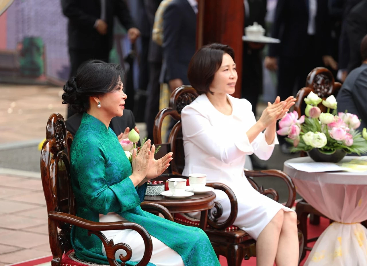Chương trình hữu nghị đặc biệt chào mừng chuyến thăm Việt Nam của Tổng thống Hàn Quốc và Phu nhân