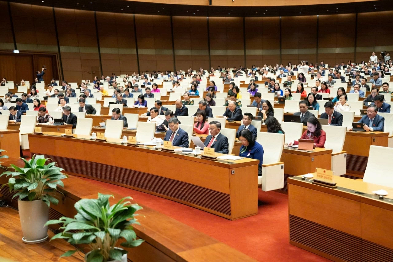 Quốc hội thông qua Luật sửa 4 luật về thuế, nâng mức doanh thu miễn thuế