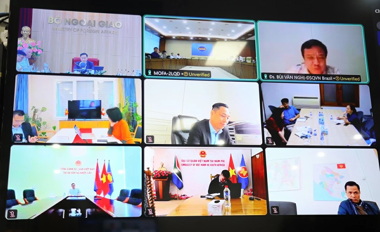 Tọa đàm có sự tham gia trực tuyến của hơn 40 cơ quan đại diện Việt Nam ở nước ngoài. (Ảnh: Thành Long) Tọa đàm có sự tham gia trực tuyến của hơn 40 cơ quan đại diện Việt Nam ở nước ngoài. (Ảnh: Thành Long)