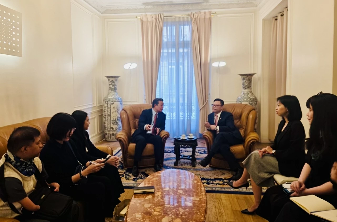 Đại sứ Việt Nam tại Pháp tiếp đoàn Hội Nạn nhân chất độc da cam/dioxin