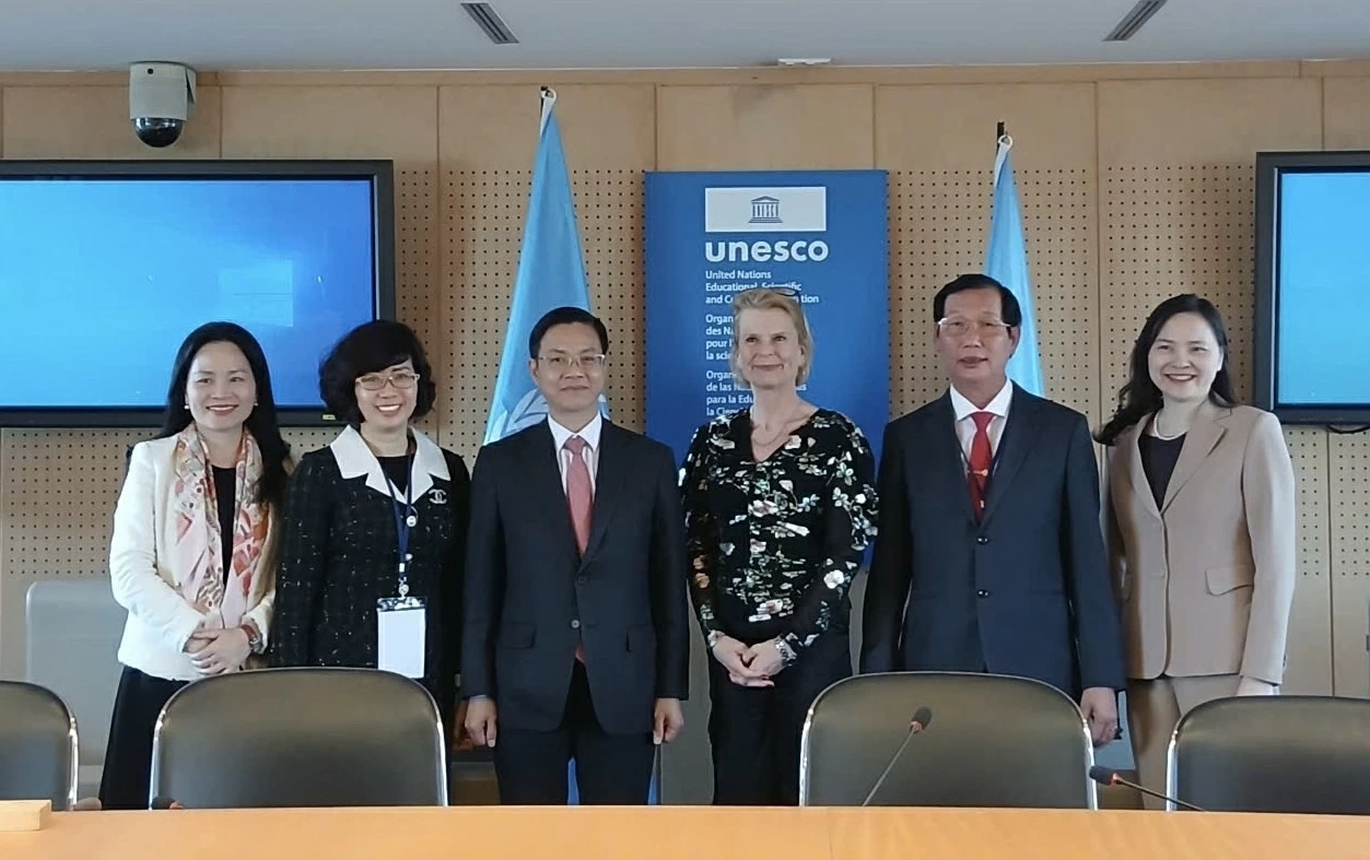 Hướng tới 50 năm quan hệ Việt Nam - UNESCO: Khẳng định vai trò đối tác tin cậy Hướng tới 50 năm quan hệ Việt Nam - UNESCO: Khẳng định vai trò đối tác tin cậy