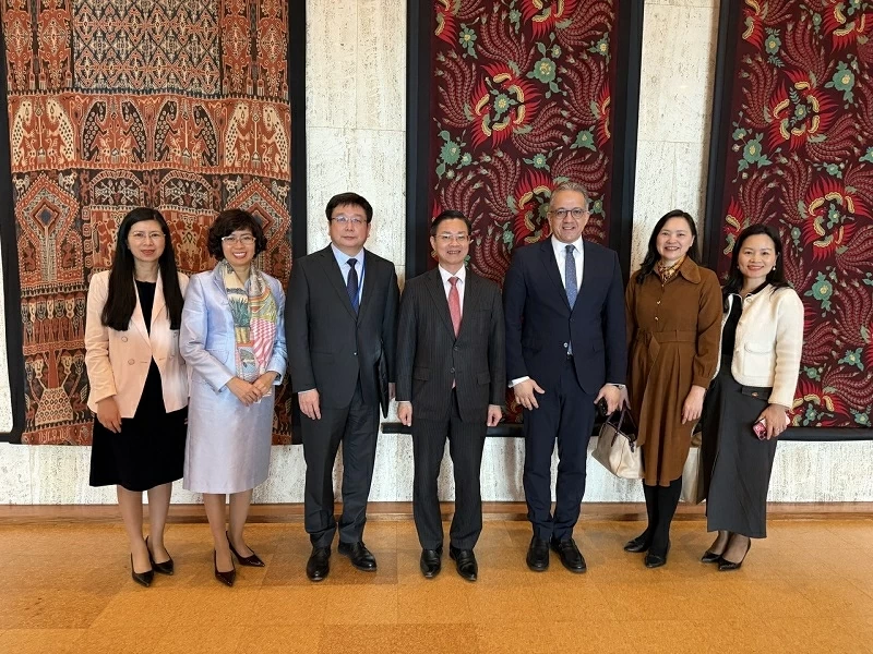 Hướng tới 50 năm quan hệ Việt Nam - UNESCO: Khẳng định vai trò đối tác tin cậy Hướng tới 50 năm quan hệ Việt Nam - UNESCO: Khẳng định vai trò đối tác tin cậy