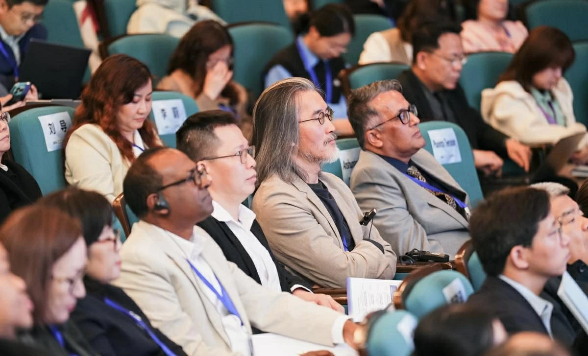 Các đại biểu tham dự Diễn đàn Giáo dục về Biến đổi Khí hậu tại Thượng Hải vào ngày 23/4. (Ảnh: China Daily)