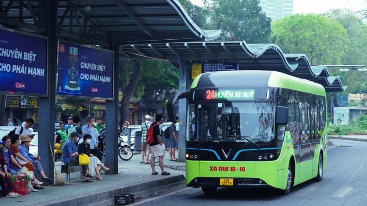 Hà Nội miễn phí vé xe buýt và bố trí 8 điểm đỗ xe quanh Lăng Bác dịp lễ