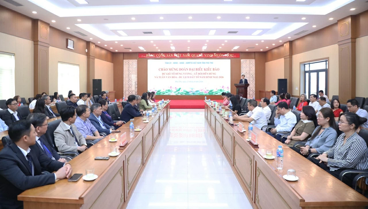 Toàn cảnh buổi làm việc giữa Đoàn kiều bào với lãnh đạo tỉnh Phú Thọ.