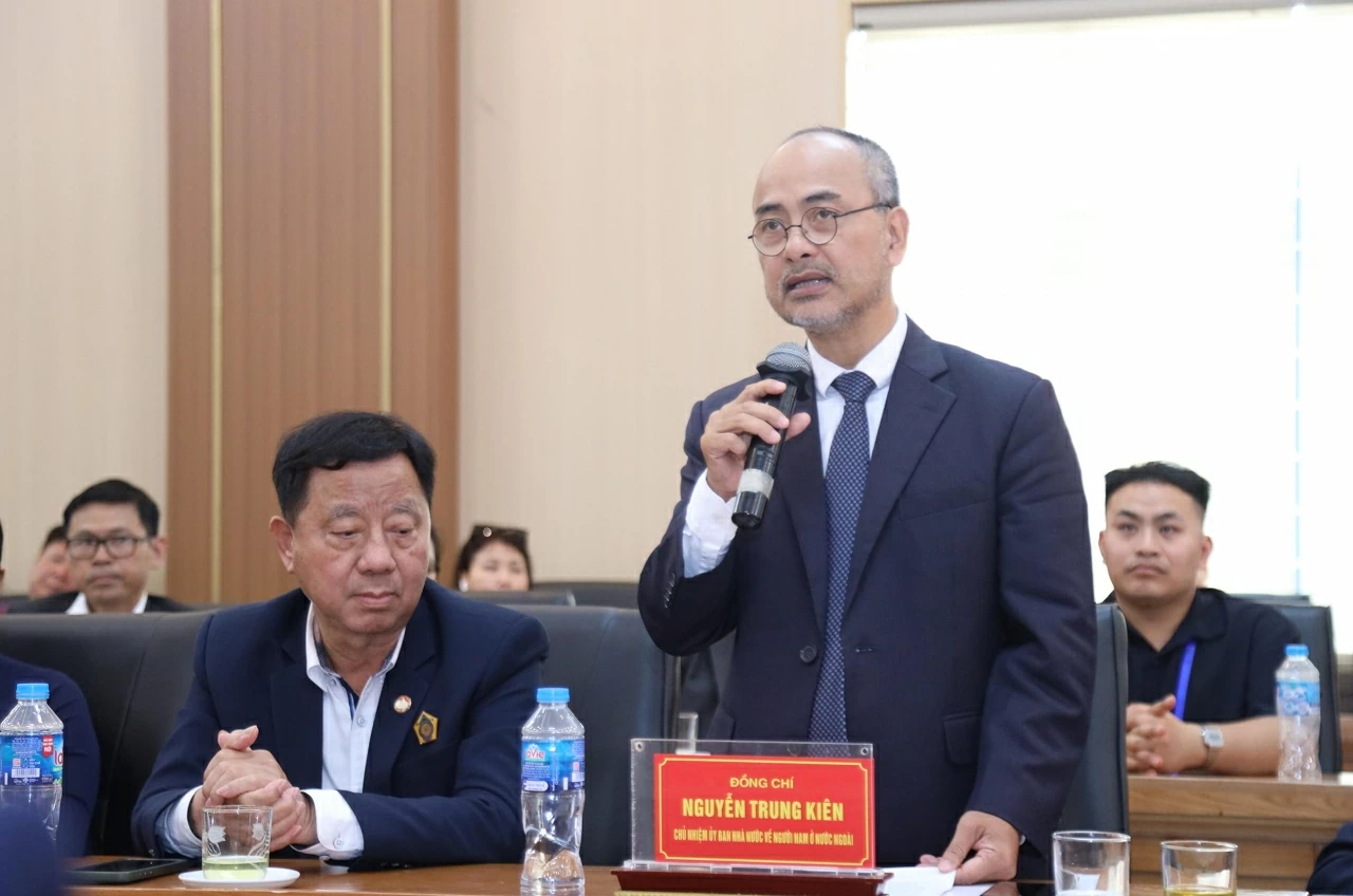 Chủ nhiệm Ủy ban Nhà nước về Người Việt Nam ở nước ngoài Nguyễn Trung Kiên phát biểu tại buổi làm việc. (Ảnh: Thành Long)