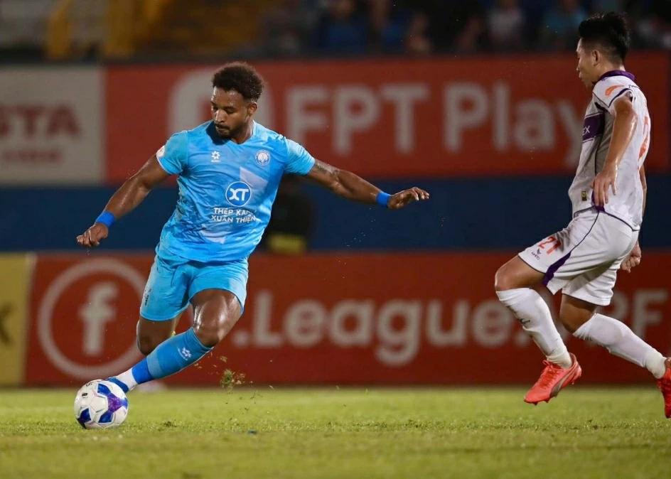 Xuân Son kém may, Thép xanh Nam Định hòa Becamex TP. Hồ Chí Minh