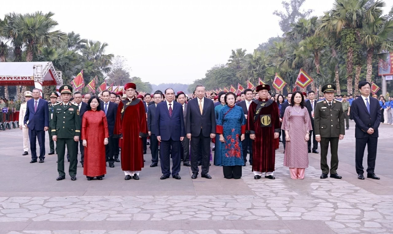 Từ Đền Hùng nhìn ra chiến lược quảng bá hình ảnh Việt Nam bằng văn hóa Từ Đền Hùng nhìn ra chiến lược quảng bá hình ảnh Việt Nam bằng văn hóa