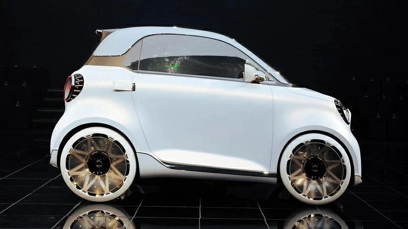 Phía bên của Smart #2 Concept.