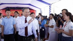 Tổng Bí thư, Chủ tịch nước Tô Lâm thăm, động viên công nhân, người lao động tại TP. Hồ Chí Minh