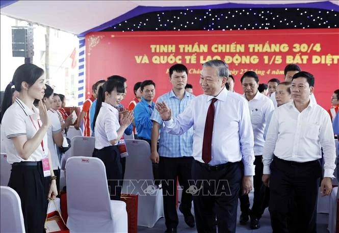 Tổng Bí thư, Chủ tịch nước động viên công nhân, người lao động ở TPHCM Tổng Bí thư, Chủ tịch nước động viên công nhân, người lao động ở TPHCM
