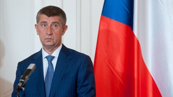 Chi tiêu quốc phòng hụt chuẩn NATO, chính phủ Czech đối mặt chỉ trích