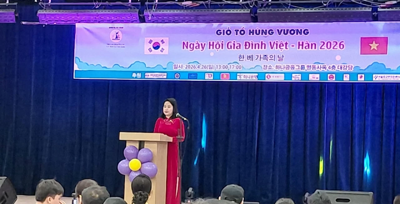 Tham tán Công sứ Nguyễn Thị Thái Bình phát biểu.