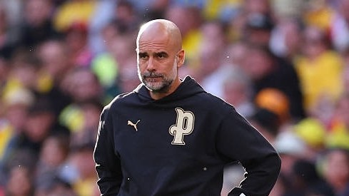 Cuộc đua vô địch Ngoại hạng Anh: Arsenal hưởng lợi, Man City gặp khó