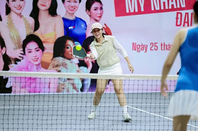 Pickleball 'nóng' tại TP.HCM: Sân chơi thể thao thành điểm hẹn của người trẻ Pickleball 'nóng' tại TP.HCM: Sân chơi thể thao thành điểm hẹn của người trẻ